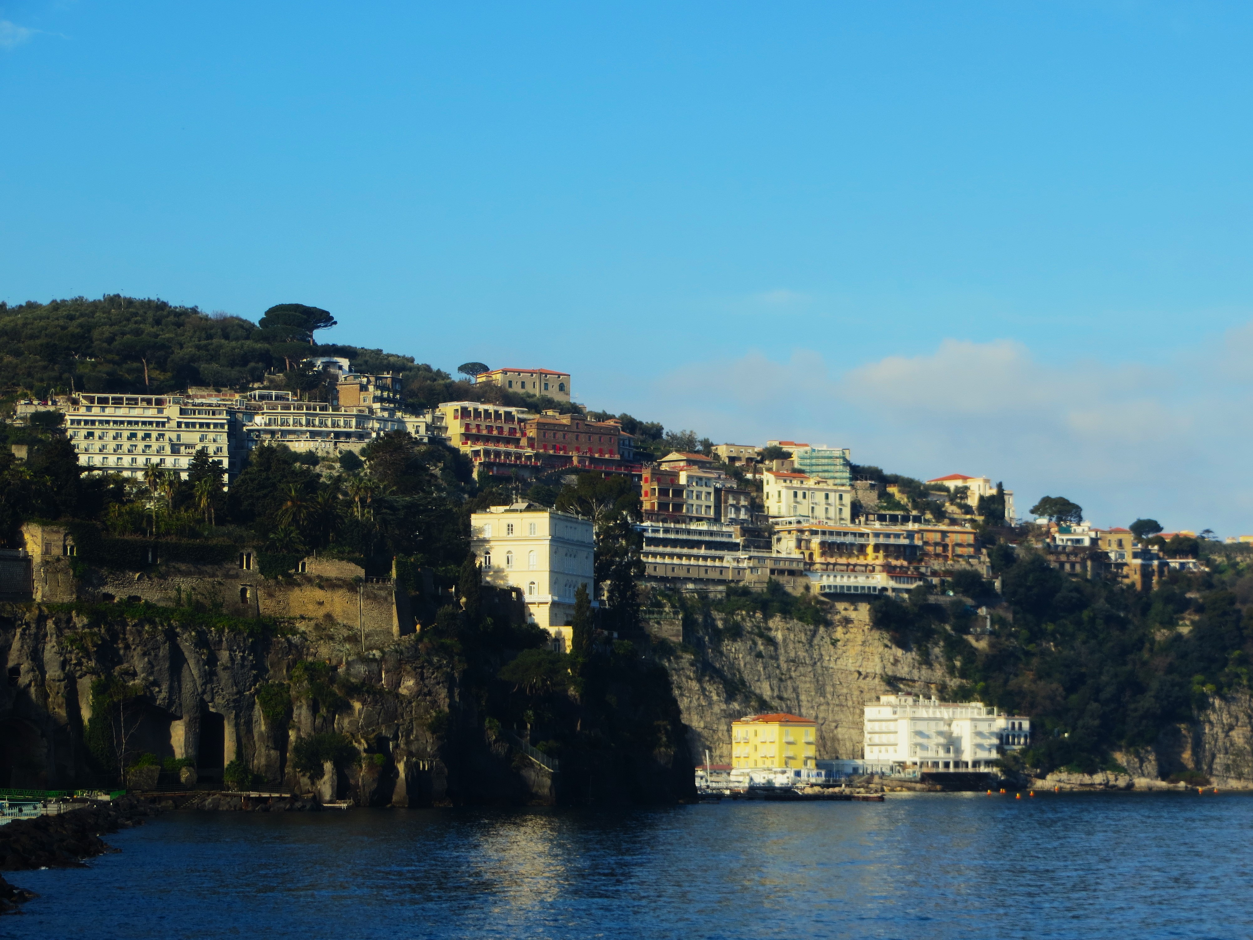 Photo of a hillside in Italy taken by Eli Kessler.